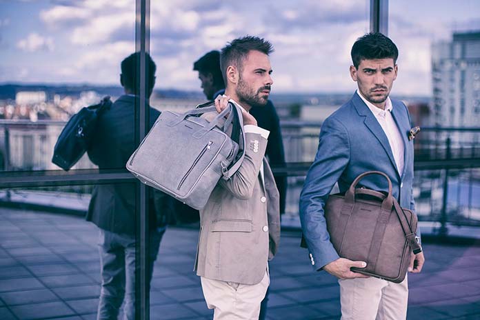 Męskie torby na ramię – te trzy modele musi mieć każdy współczesny gentleman!