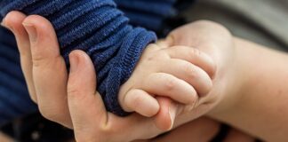 Jak połączyć dwie śruby?