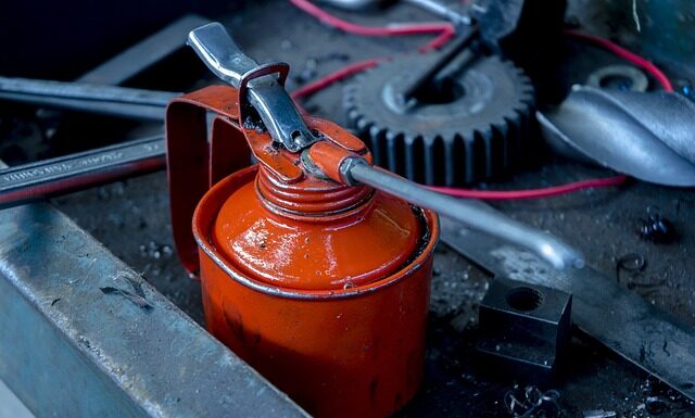 Ile odczekać po smarowaniu łańcucha?