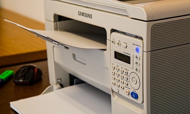 Czy drukarka laserowa drukuje na folii?