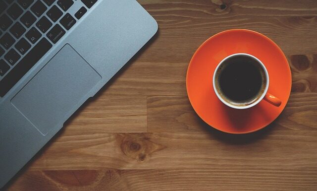 Jaki materiał na stół ogrodowy?