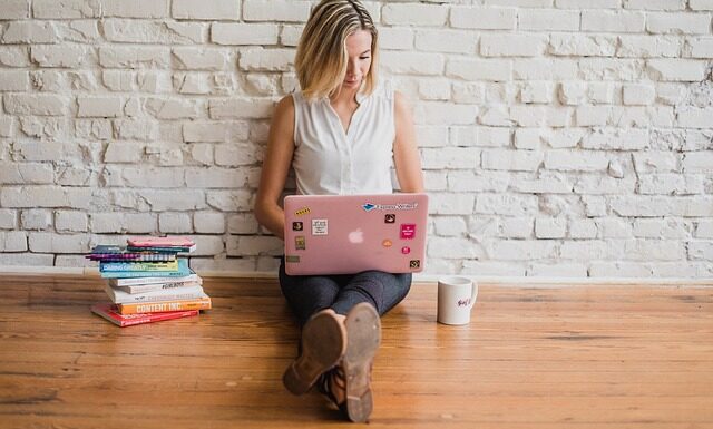 Jak tanio zrobić podłogę?