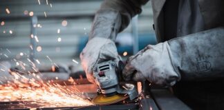 Czy szlifierka kątowa można polerować samochód?