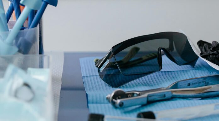 Jakie znaczenie w pracy mają okulary ochronne korekcyjne? Jakie znaczenie w pracy mają okulary ochronne korekcyjne