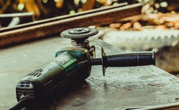 Jaka polerka lepsza oscylacyjna czy mimośrodowa?