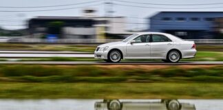 Które samochody marki Toyota występują z silnikiem hybrydowym?