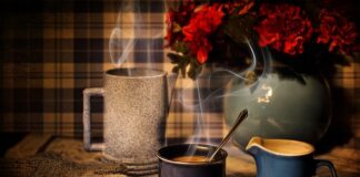 Jak układać szklanki w szafce?