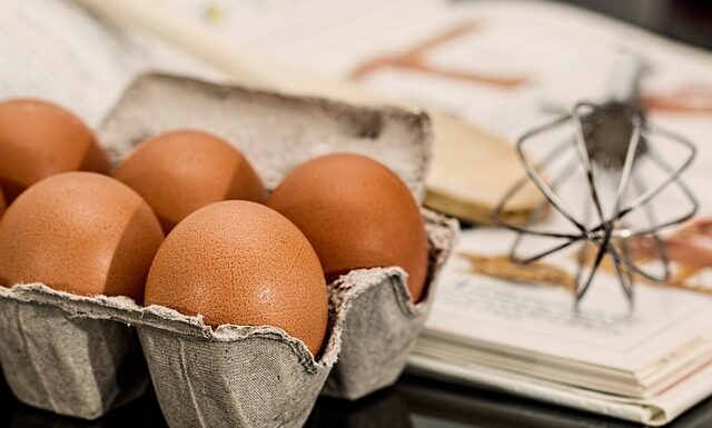 Ile jajek na 1 kg makaronu?