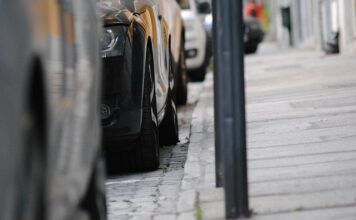 Czy można parkować na półsprzęgle? Czy można parkować na półsprzęgle?