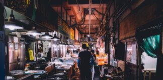 Czym oddzielić lodówkę od zmywarki?