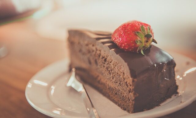 Ile czasu wyrabiać ciasto drożdżowe w robocie planetarnym? Ile czasu wyrabiać ciasto drożdżowe w robocie planetarnym?