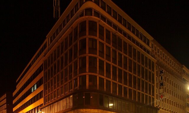 Jak pomieścić rzeczy w małej kuchni? Jak pomieścić rzeczy w małej kuchni?