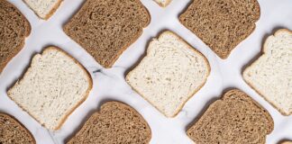 Ile piec chleb w 200 stopniach?