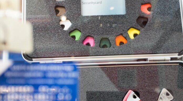 Jak wybrać zamki do drzwi gwarantujące wysoki poziom bezpieczeństwa