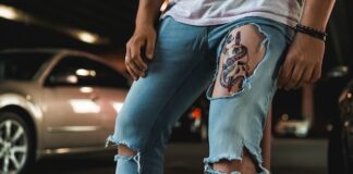 Męskie spodnie klasyczne vs. modne nowości