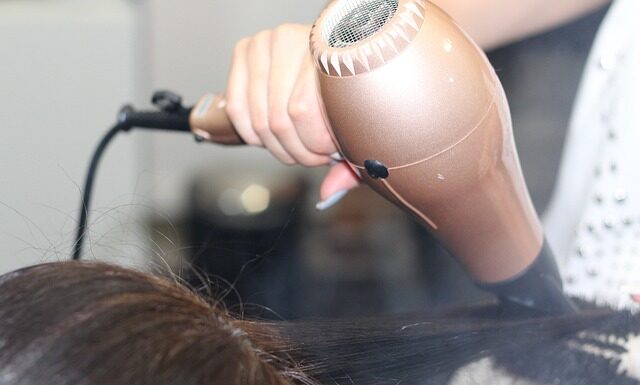 Jak osuszyć wilgotne mury?