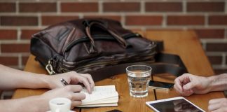 Czym wyczyścić pralkę?