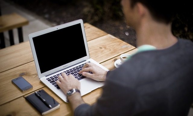 W jaki sposób możemy zarobić na naszych blogach? W jaki sposób możemy zarobić na naszych blogach?