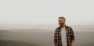 Jak dopasować koszulę męską do swojego typu sylwetki i stylu życia?