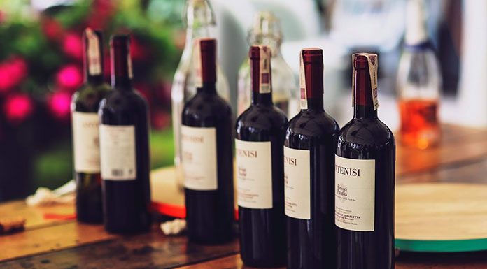 Wino jako nieszablonowy prezent Butelki z winem jako uniwersalny prezent