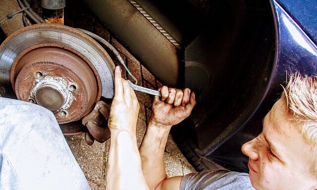 Jak Poluzować łańcuch w motocyklu? Jak Poluzować łańcuch w motocyklu?