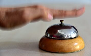 Za co można podnosić samochód?