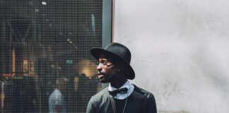 Najmodniejsze wzory swetrów męskich na 2023 rok