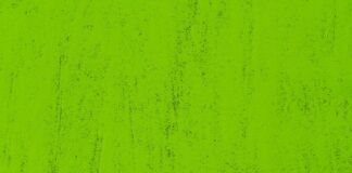 Jak usunąć zacieki na zlewie?