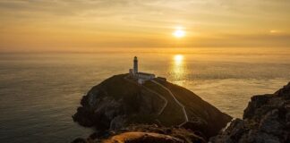 Jak docinać kąty listew?