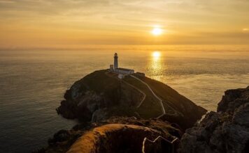 Jak docinać kąty listew?