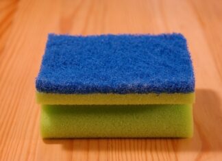 Czy oczyszczacz powietrza powinien być włączony cały czas?