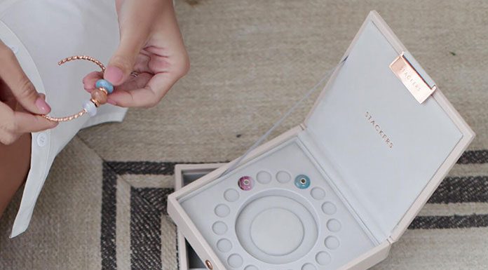 Biżuteria jako prezent dla niej, czyli wszystko, co powinieneś wiedzieć przed dokonaniem dobrego wyboru