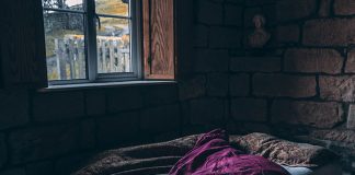 Narzuty na łóżko jako ochrona i dekoracja w jednym - Sprawdź dlaczego warto